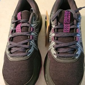 Asics purple tennis shoes